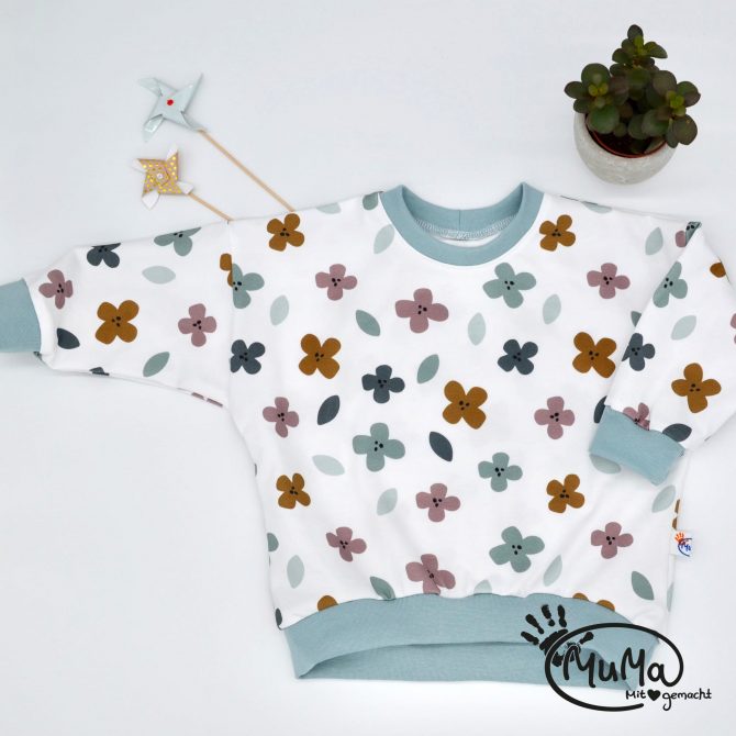 Oversized Sweater - Bio-Jersey Blumen gross mit Bund mint
